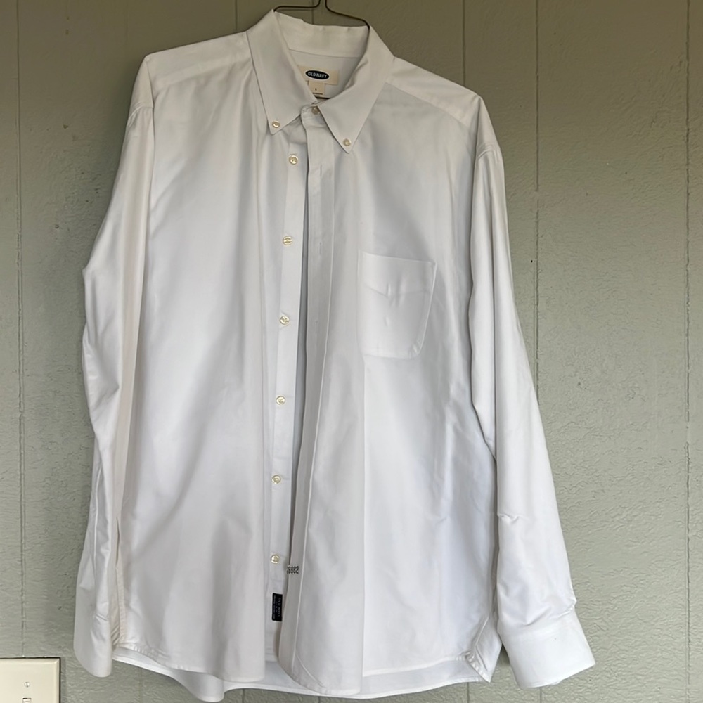 Old navy white dress shirt size L worn just once